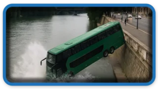 Tourist Bus Falls into the Po River in Turin – Shocking Video