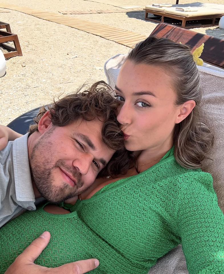 Magnus Carlsen and Ella Carlsen are now parents
