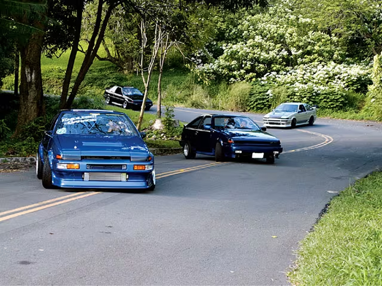toyota-ae86-mountain-pass-drift